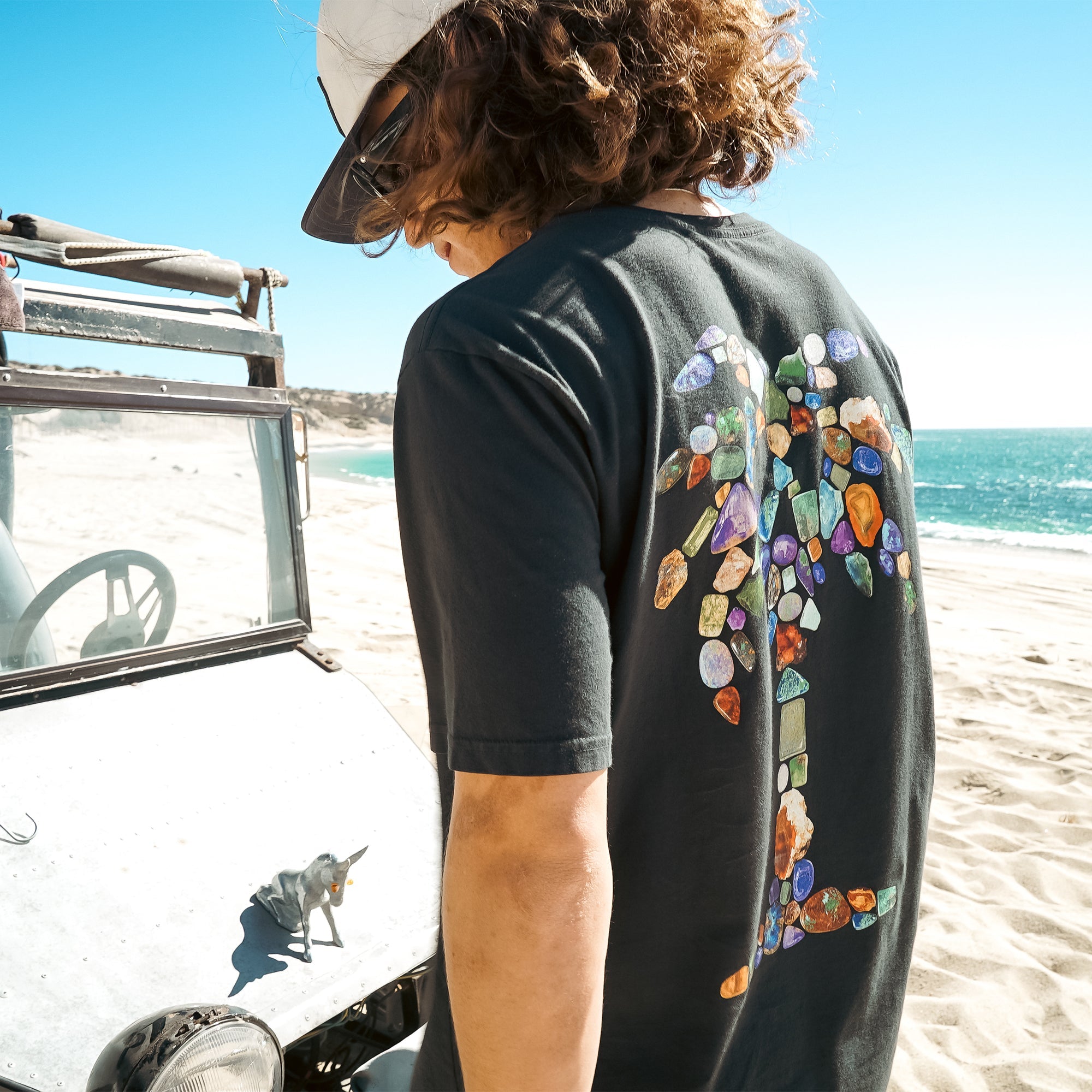 Opal_palm_Premium_Tee_SU25_BLK_5.jpg