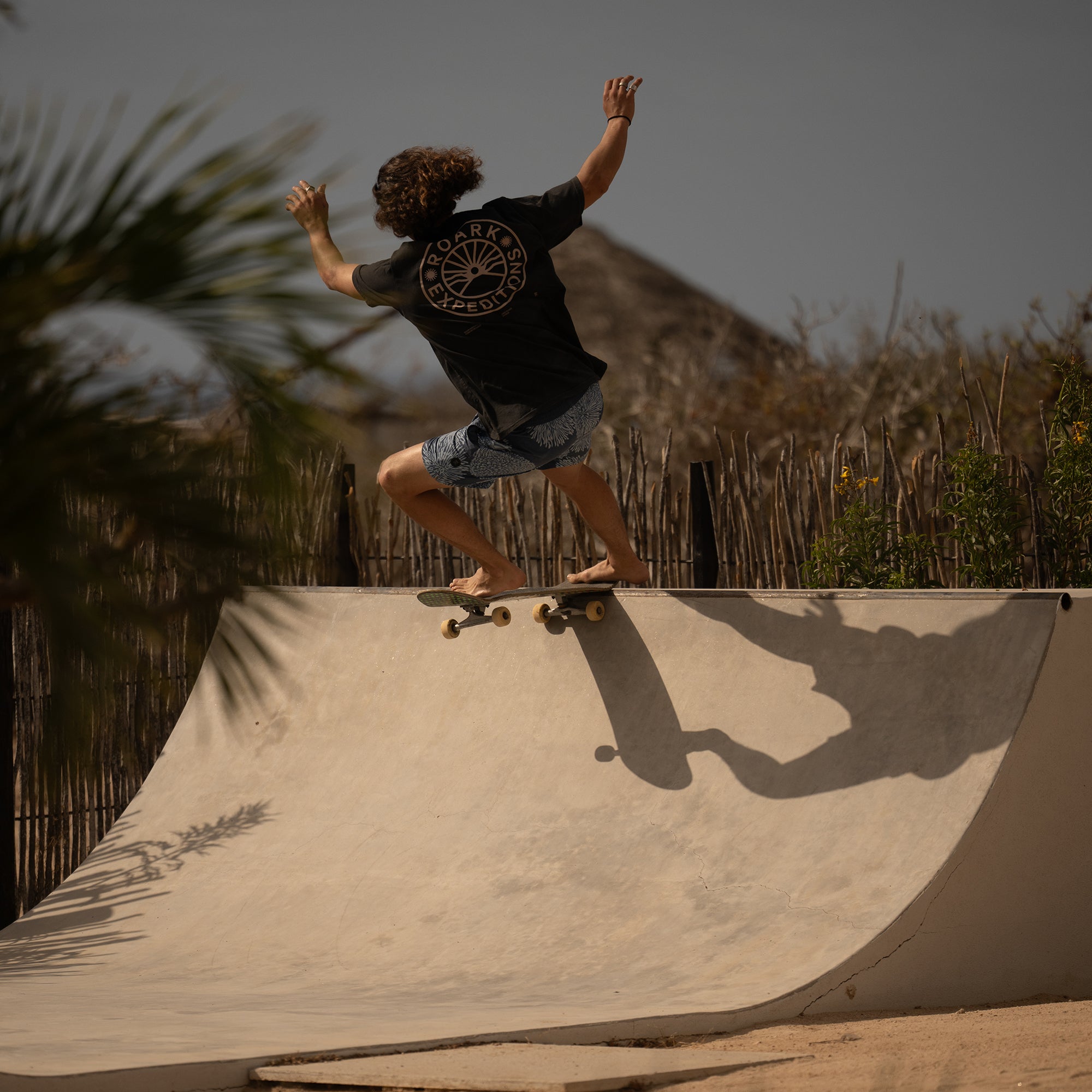 Roark_Expeditions_Premium_Tee_SU25_BLK_1.jpg